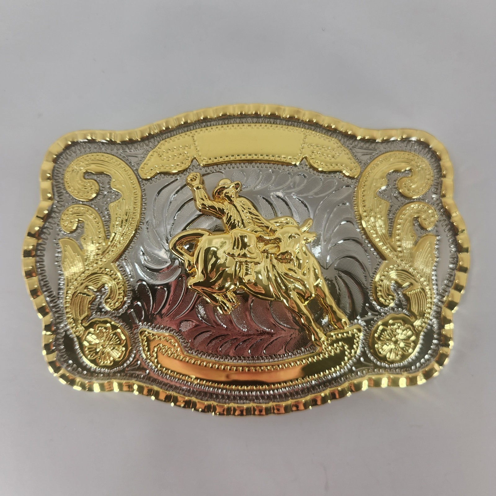 LARGE GOLD & SILVER WESTERN RODEO BELT BUCKLE LARGE GOLD & SILVER WESTERN RODEO BELT BUCKLE