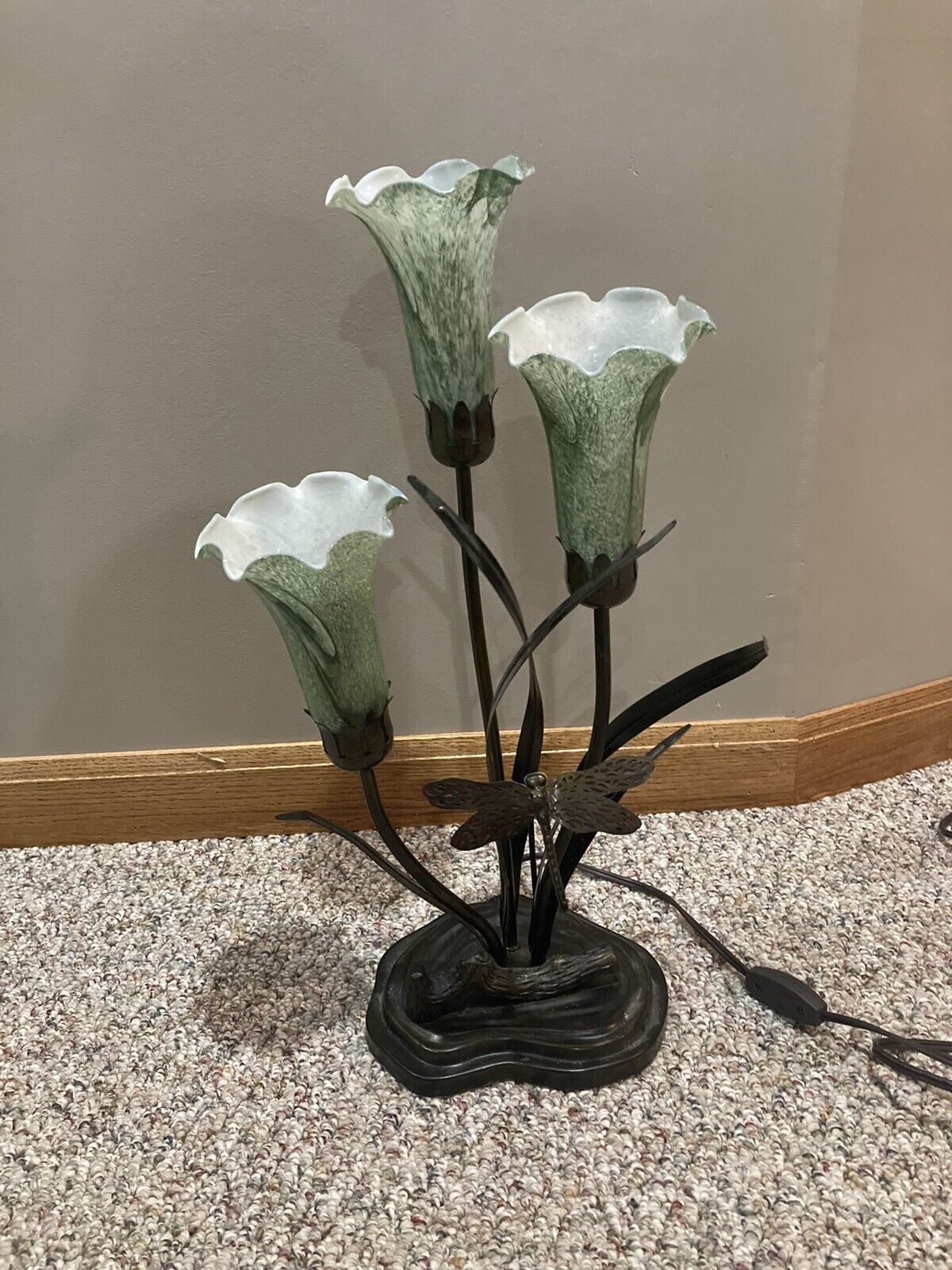 Dale Tiffany Green Dragonfly Tulip Lamp