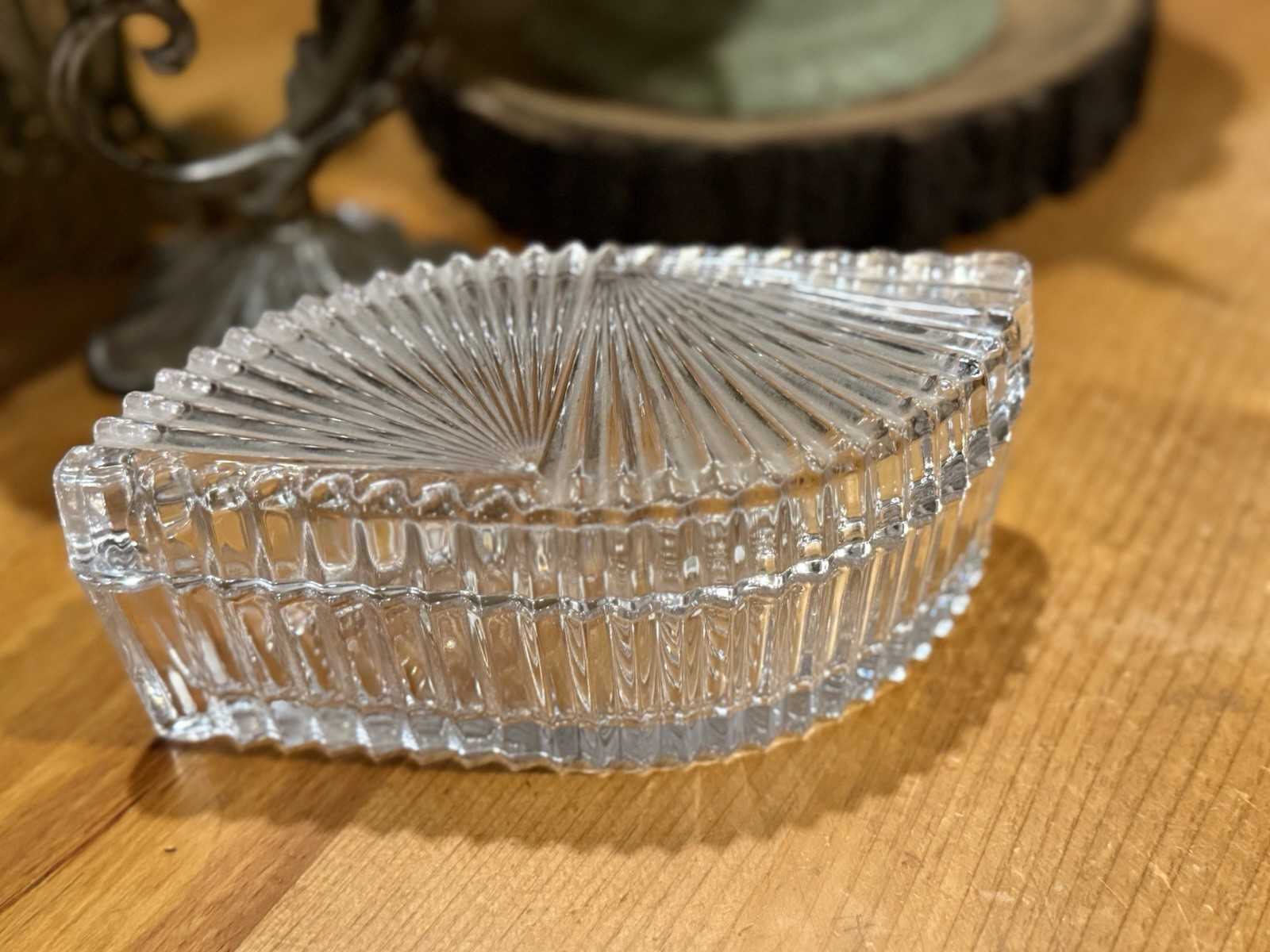 Vintage Mikasa Diamond Fire Crystal Diamond-Cut Trinket Jewelry Keepsake Box Vintage Mikasa Diamond Fire Crystal Diamond-Cut Trinket Jewelry Keepsake Box