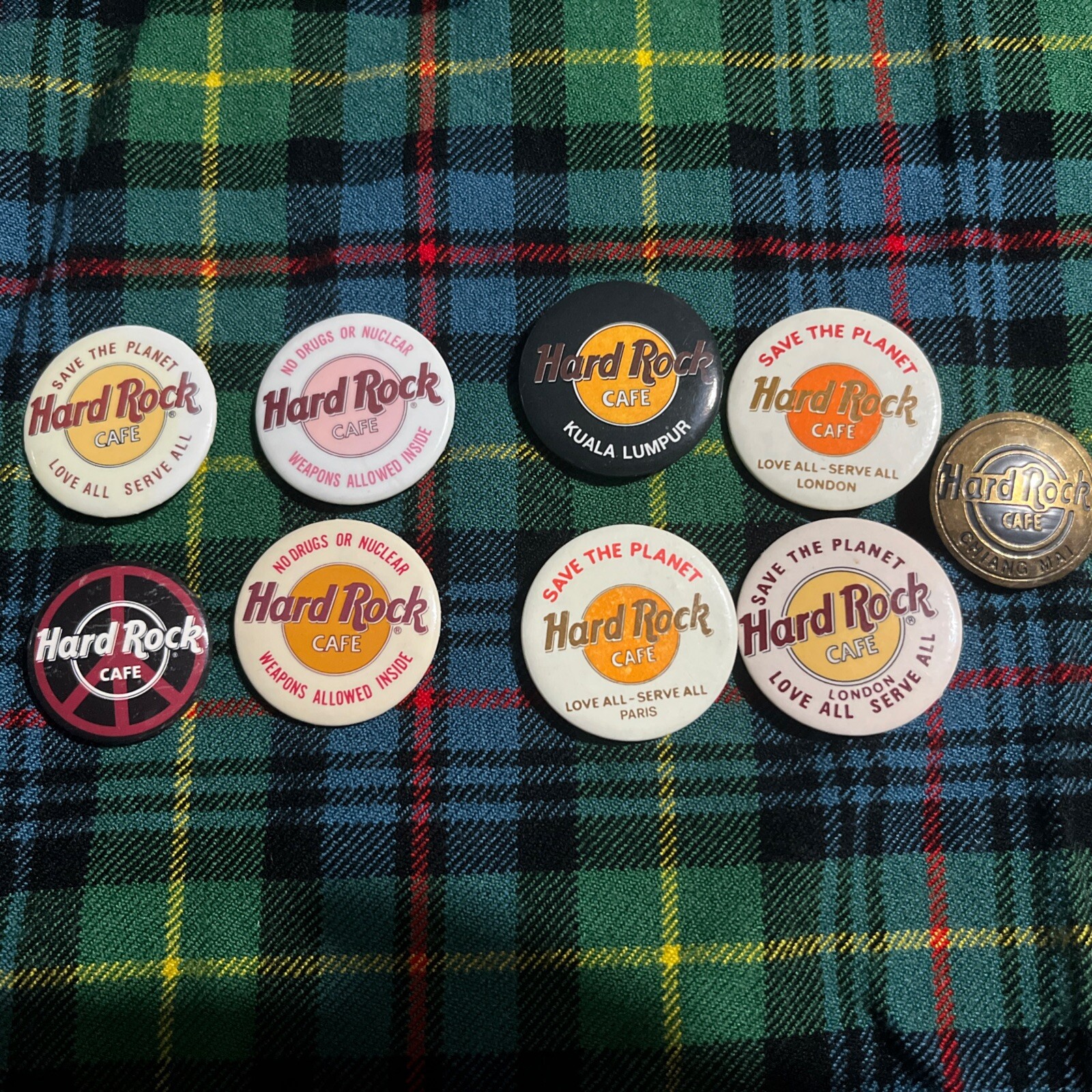 Hard Rock Cafe Vintage Badges E01