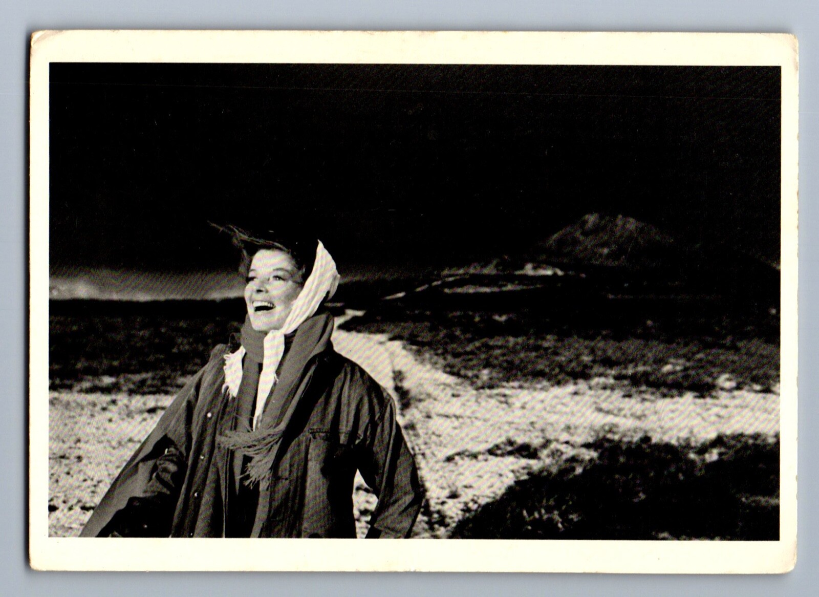 KATHARINE HEPBURN, THE LION IN THE WINTER, IRELAND, 1967, Willoughby Postcard P0 KATHARINE HEPBURN, THE LION IN THE WINTER, IRELAND, 1967, Willoughby Postcard P0