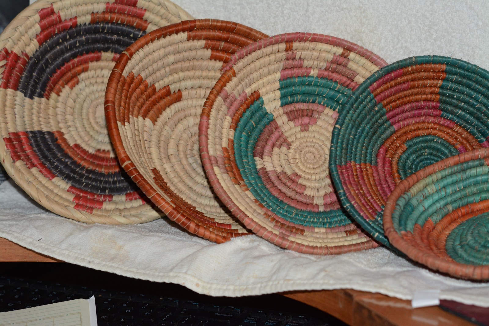 Woven baskets.  #2 Lot of 5 Medium sized. Woven Baskets Two-Tone