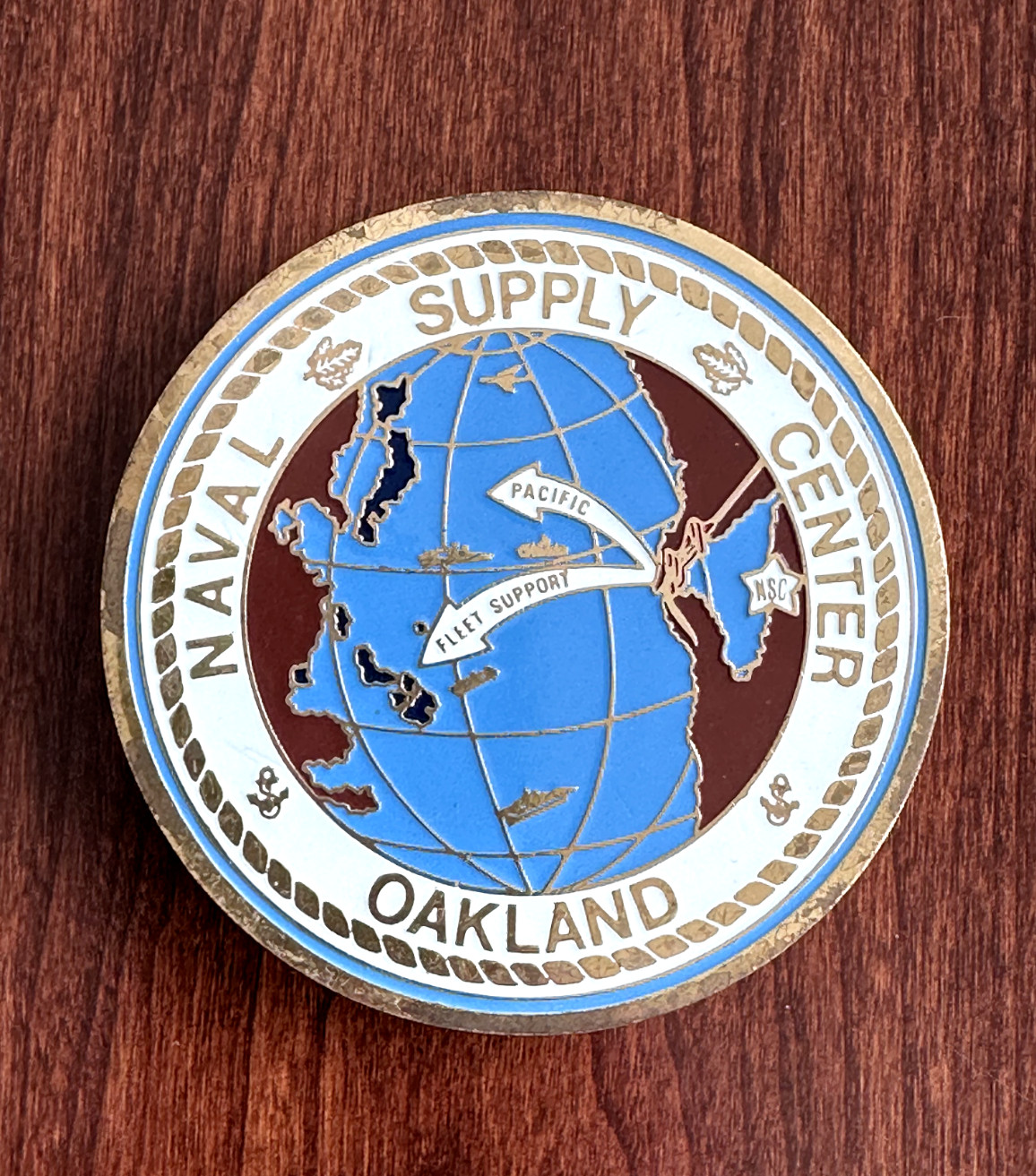 1990 NAVAL SUPPLY CENTER OAKLAND ENAMELED ROUND ~3\ 1990 NAVAL SUPPLY CENTER OAKLAND ENAMELED ROUND ~3\