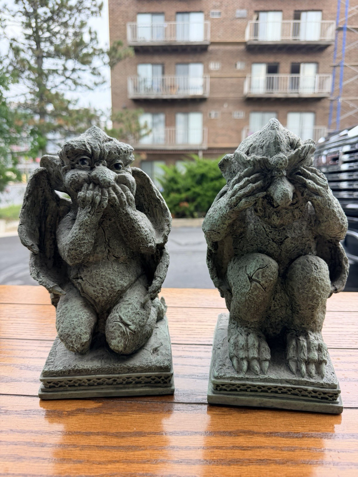Set Of 2 Crouching Gargoyles Figure Statues About 9.5 In Talk