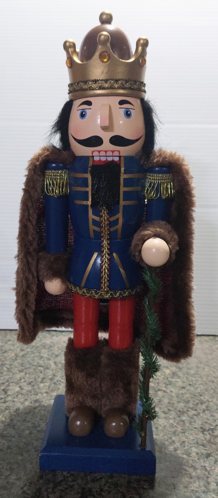 Hobby Lobby Christmas Wooden King Nutcracker Figurine (15\