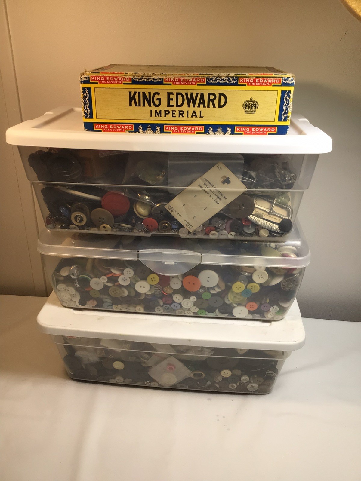 Vintage/Antique Buttons Military/Glass/Craft HUGE LOT