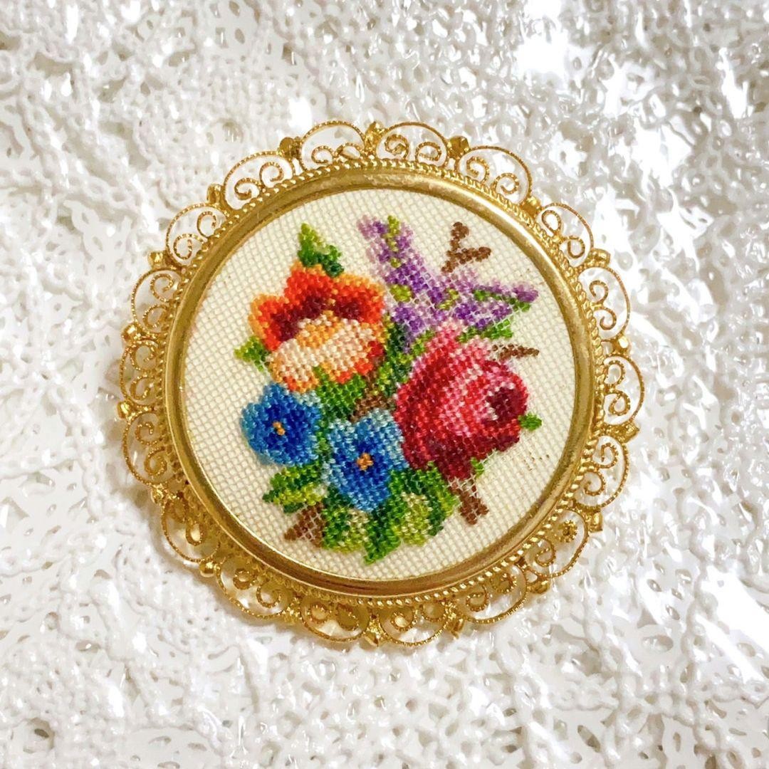 H.P. France Vintage 70s Petit Point Brooch Floral Pattern Made in France