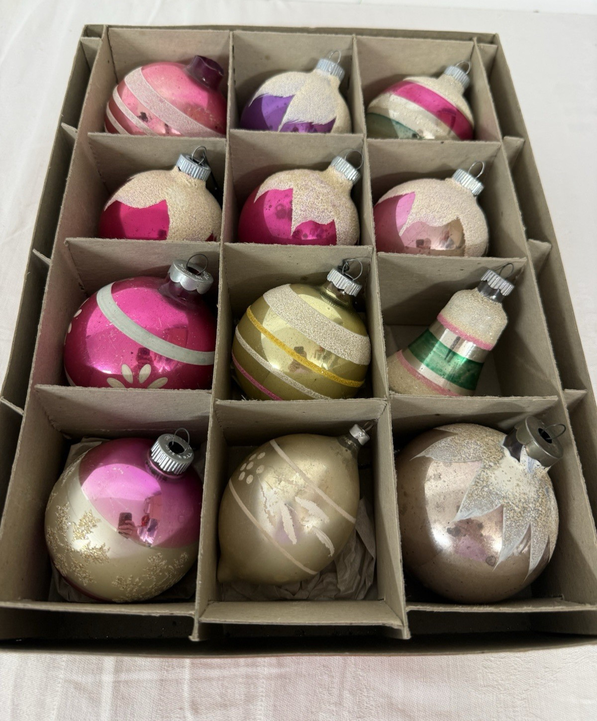 40s-50s Large Shiny Brite Mixed Set 12 Christmas Ornaments WWII box Made US of A 40s-50s Large Shiny Brite Mixed Set 12 Christmas Ornaments WWII box Made US of A