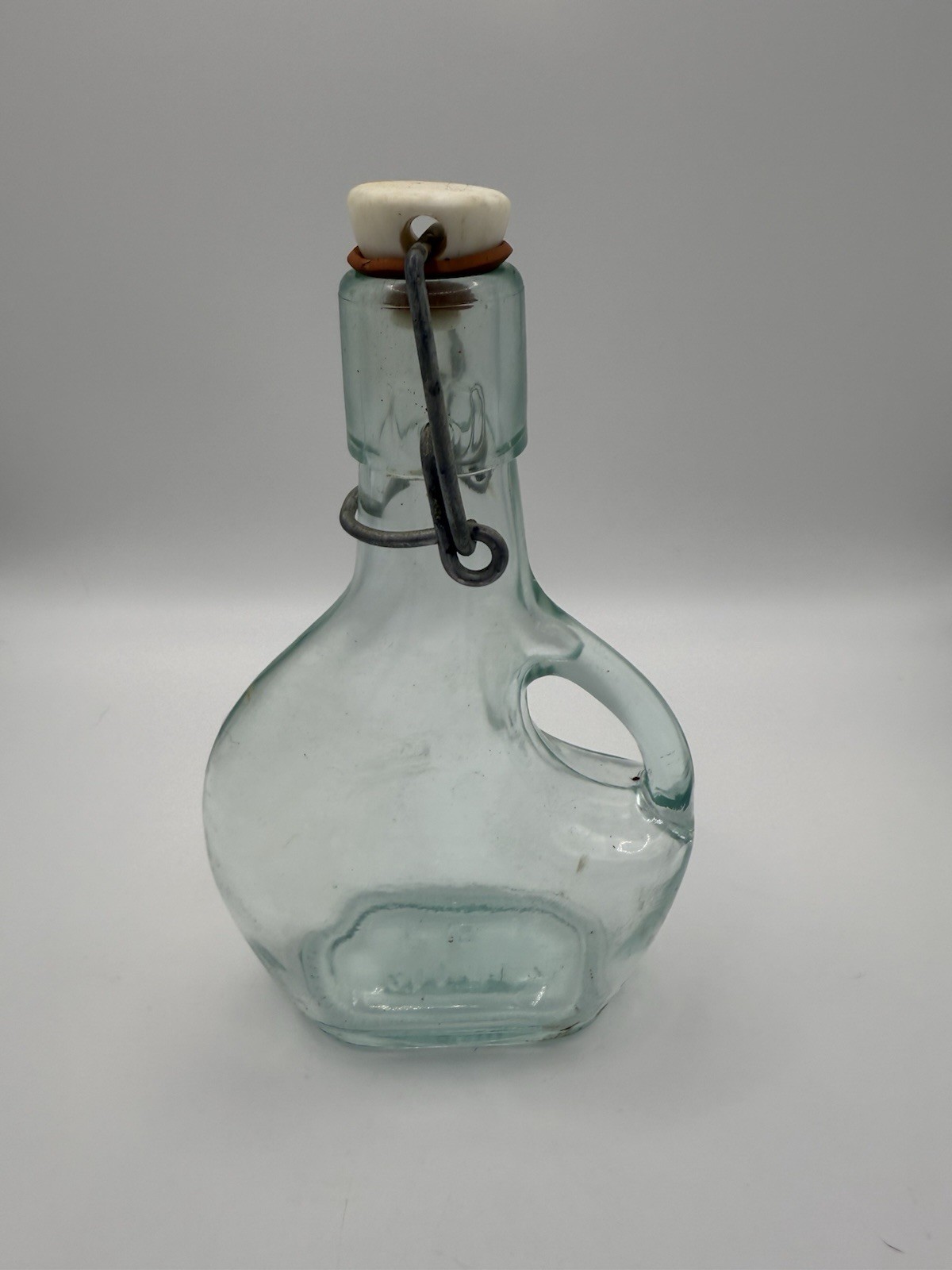 Vintage Vetreria Etrusca Glass Bottle w/Metal Clasp Stopper 200 ml Made In USA