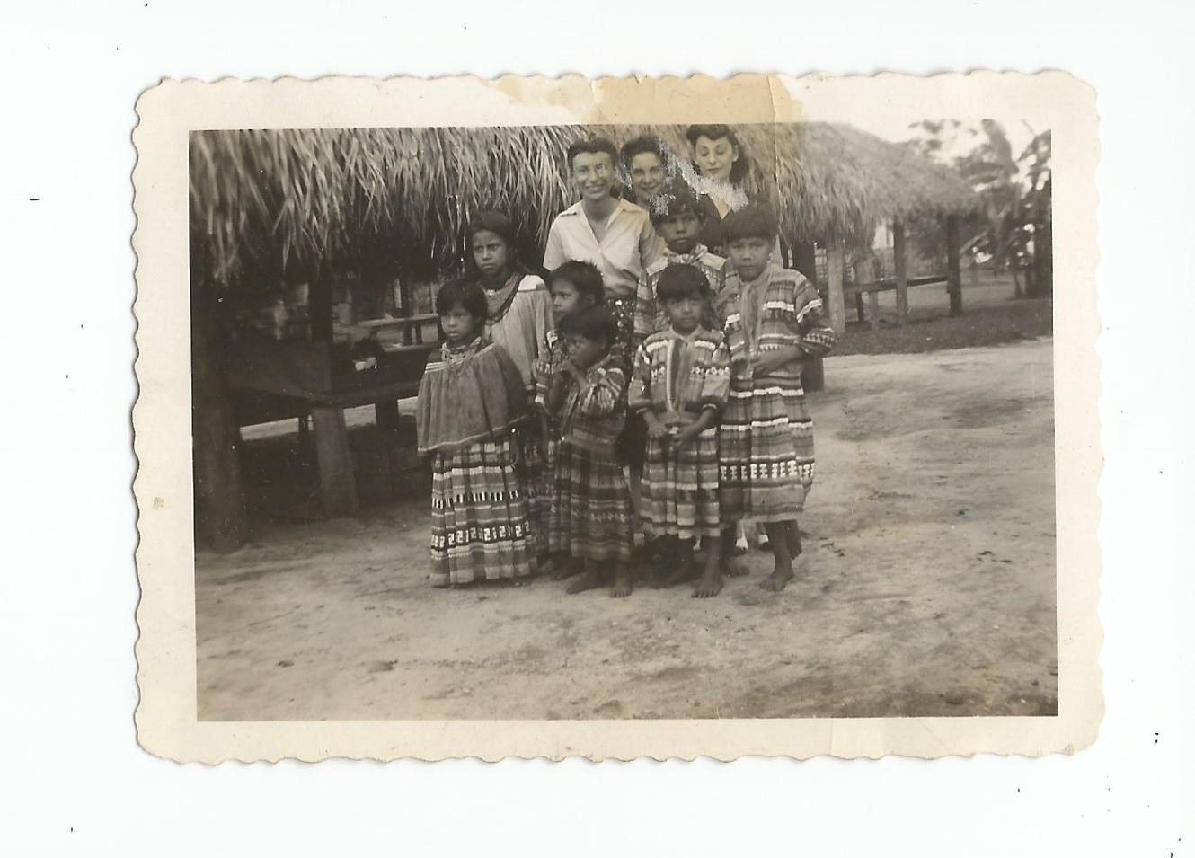 Photo: Florida Seminole Children, ca. 1950's; size 3.5 Photo: Florida Seminole Children, ca. 1950's; size 3.5