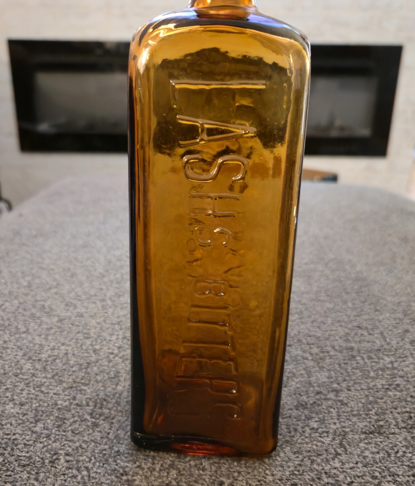 Antique Lash\'s Bitters Natural Tonic Laxative Amber Embossed Glass Bottle 1900\'s