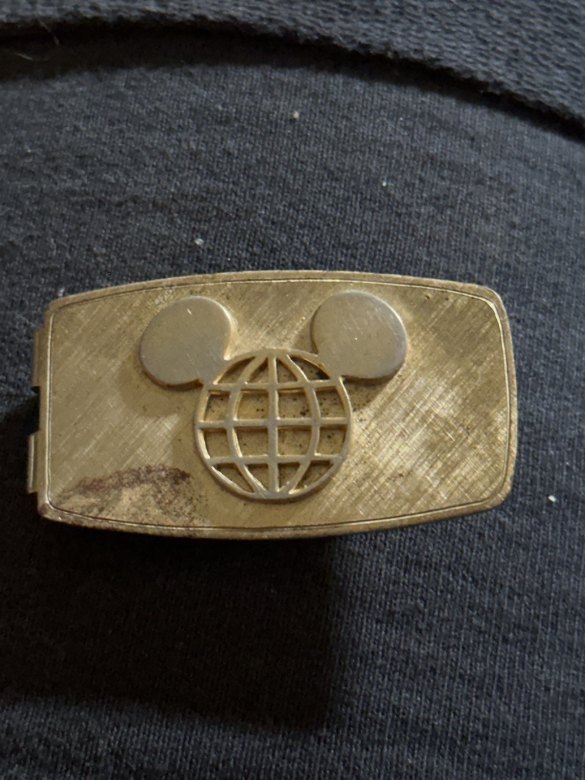 VINTAGE WALT DISNEY WORLD~BRUSHED GOLDTONE GLOBE EARS MONEY CLIP - ANSON CO. VINTAGE WALT DISNEY WORLD~BRUSHED GOLDTONE GLOBE EARS MONEY CLIP - ANSON CO.