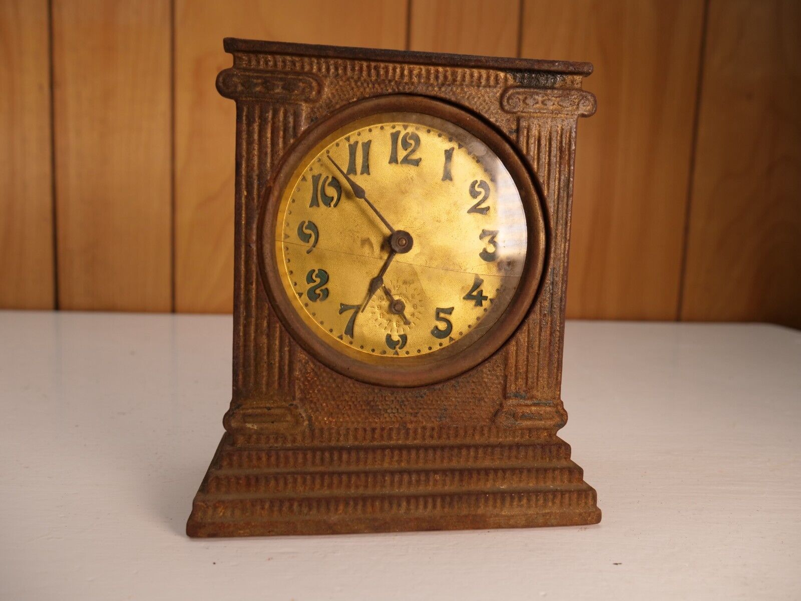 Antique Vintage UNBRANDED Cast Iron Miniature Mantel Desk Shelf Clock
