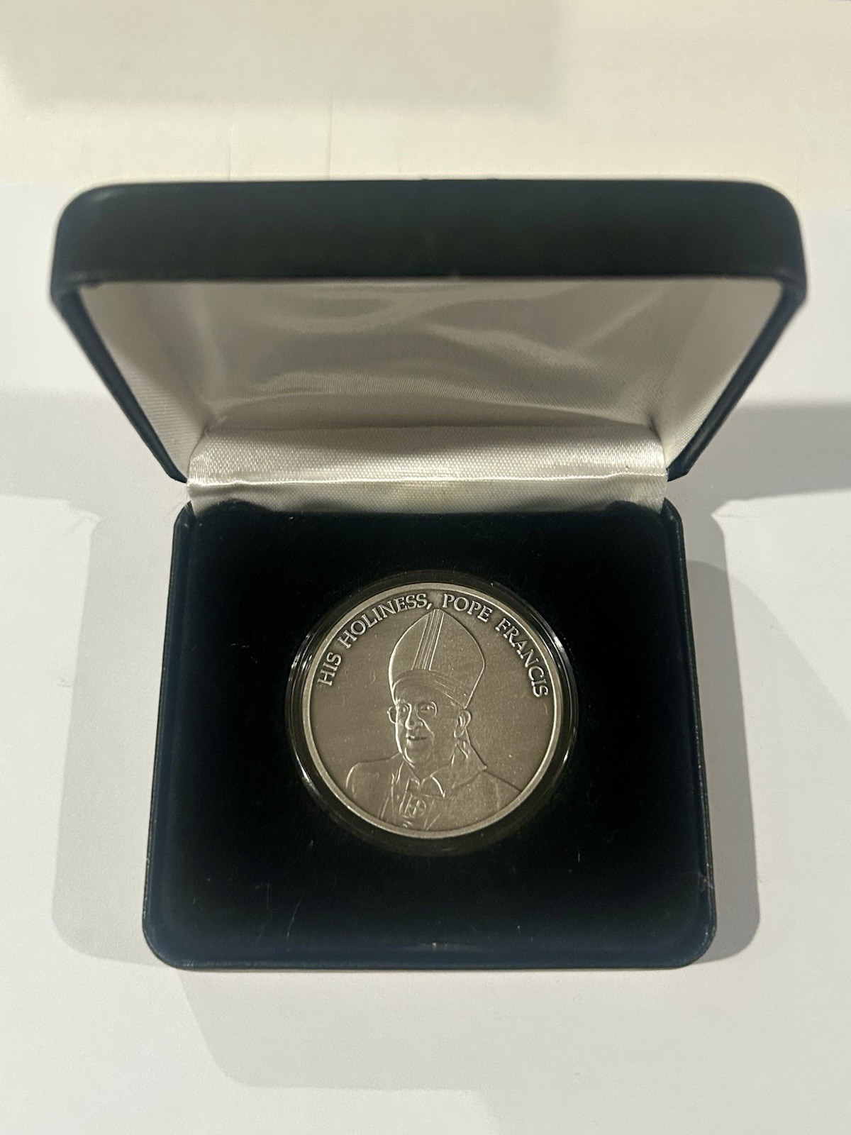 2013 POPE FRANCIS St Peters Silver Medal 1oz .999 Silver St. Peter’s Square