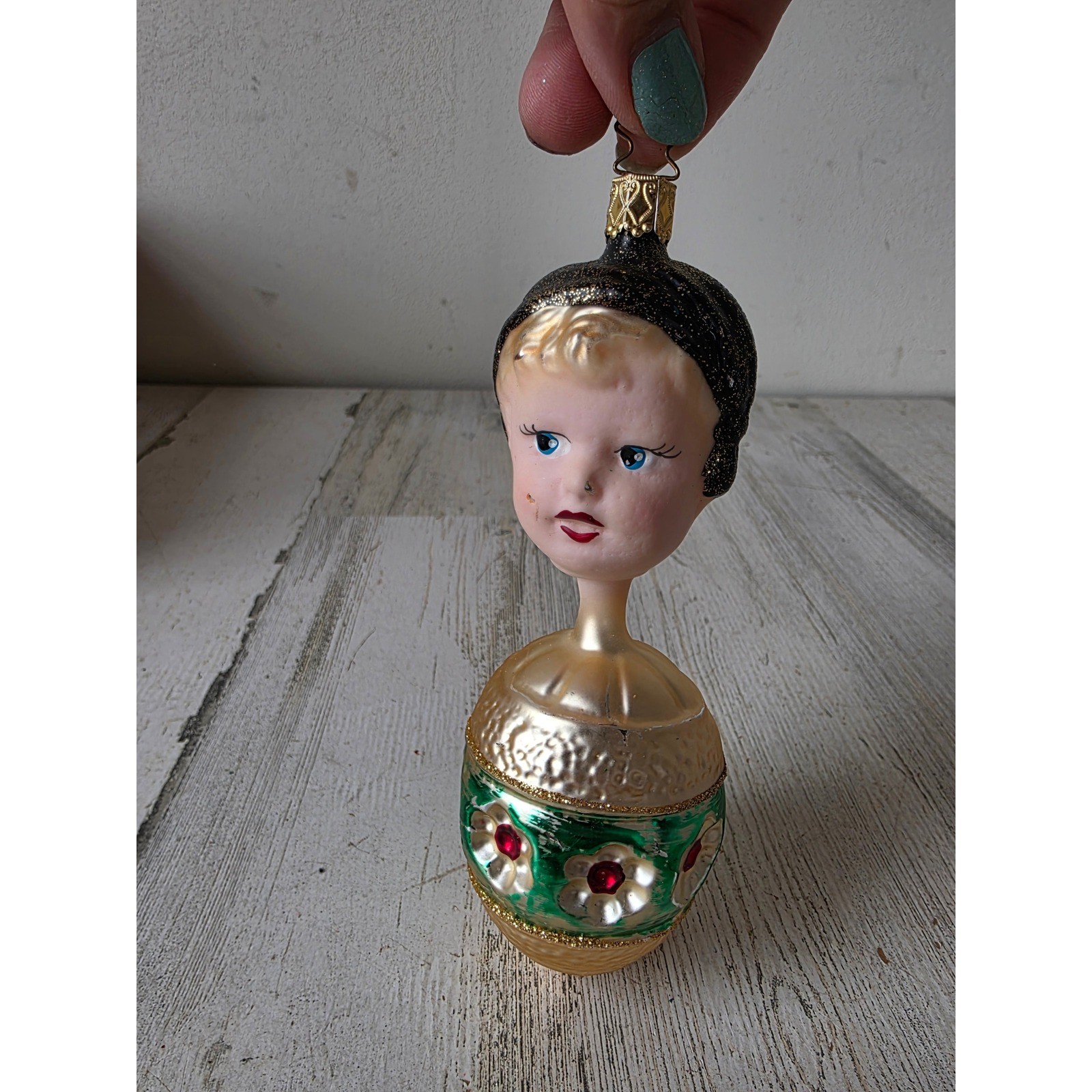 Vintage larry fraga Victorian egg face glass ornament unique gold glitter