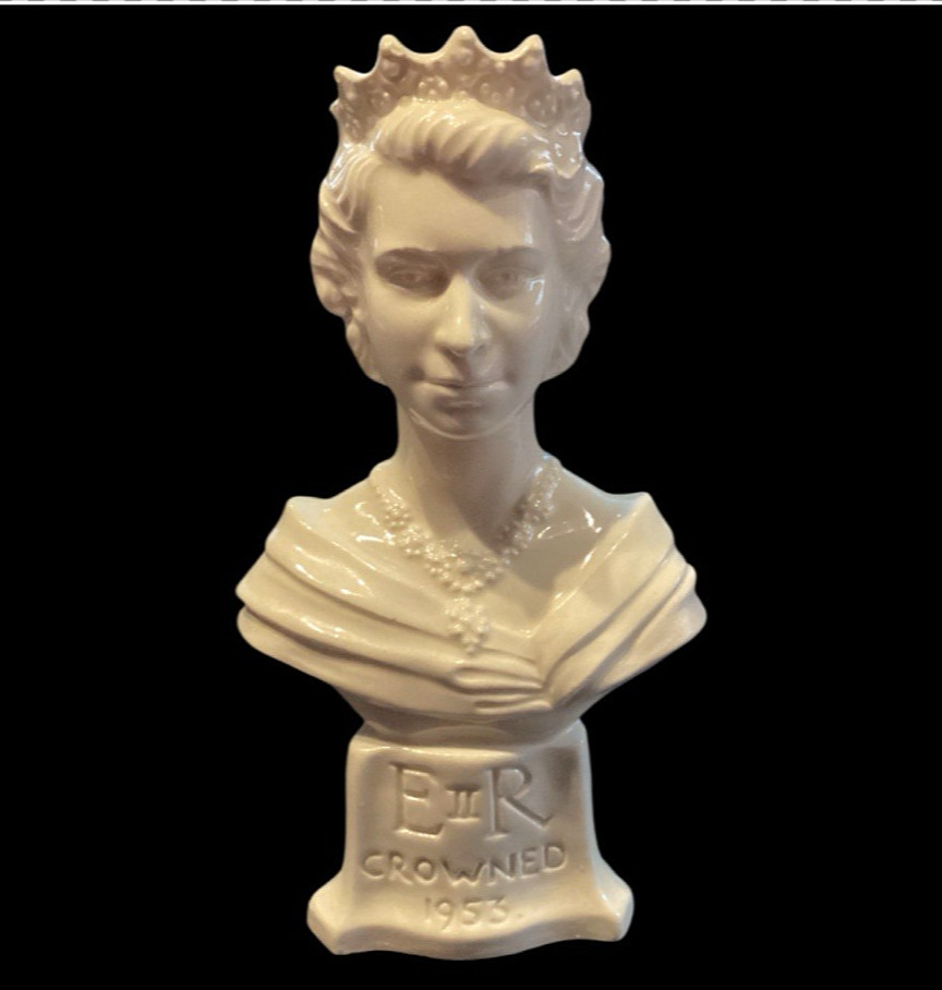 Queen Elizabeth II Figurine Bust 1953 Crowned Vintage 5\