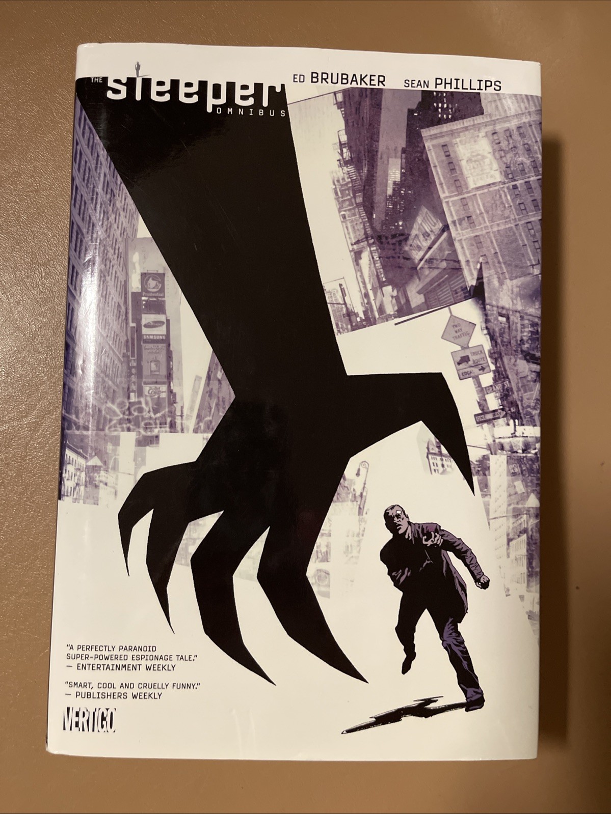The Sleeper Omnibus - hardcover Brubaker, Ed|Phillips, Sean
