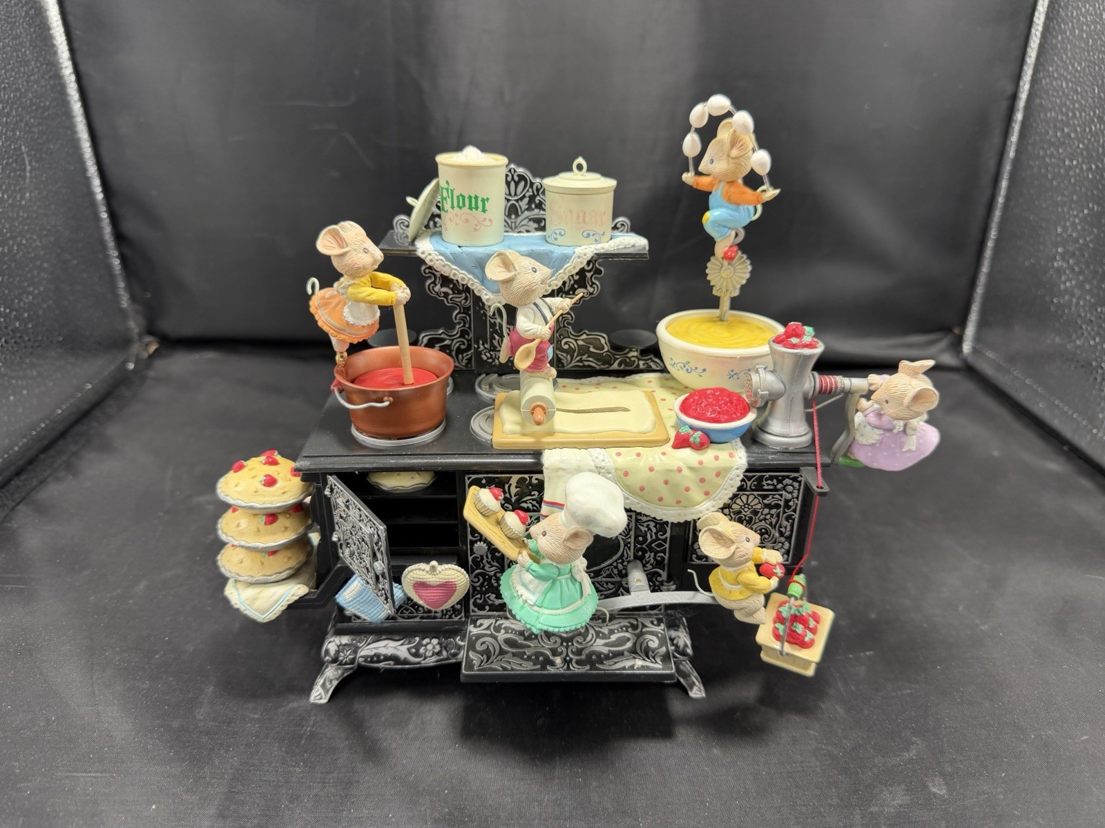 1992 ENESCO HOME ON THE RANGE Musical Whistle While You Work Damaged WORKS