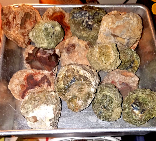 10 LB LOT = 10 to 15 Oregon Thundereggs HALVES Rough Lapidary Rocks T-Eggs 10 LB LOT = 10 to 15 Oregon Thundereggs HALVES Rough Lapidary Rocks T-Eggs