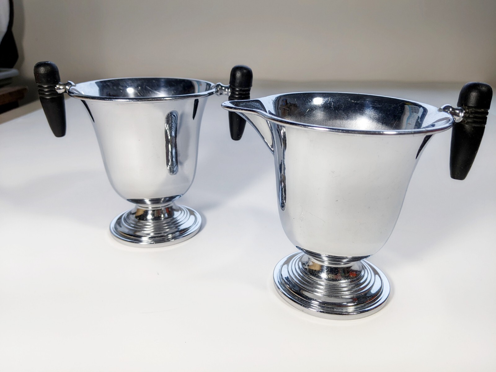 Art Deco Farberware USA Chrome Creamer & Sugar Bowl with wood handles Art Deco Farberware USA Chrome Creamer & Sugar Bowl with wood handles