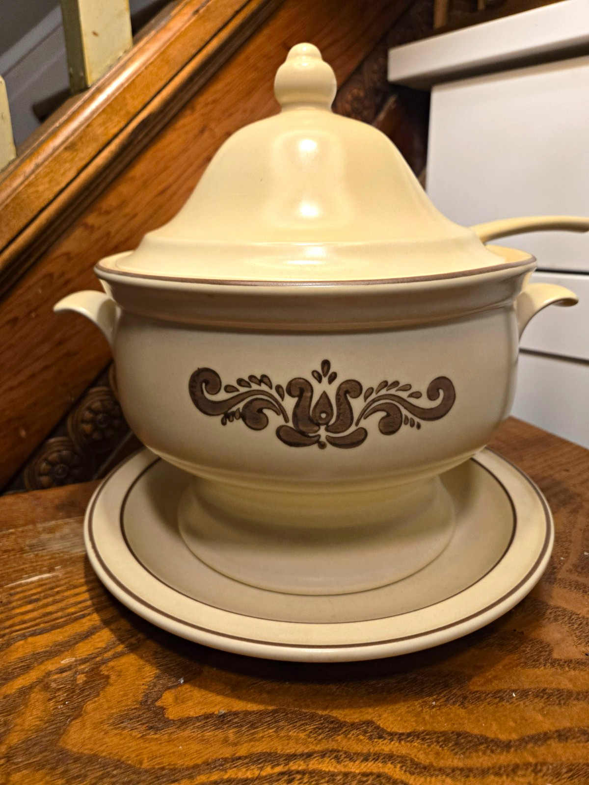Pfaltzgraff Village 3 Qt Stoneware Soup Tureen w/ Lid Ladle Stand 06-170 Pfaltzgraff Village 3 Qt Stoneware Soup Tureen w/ Lid Ladle Stand 06-170