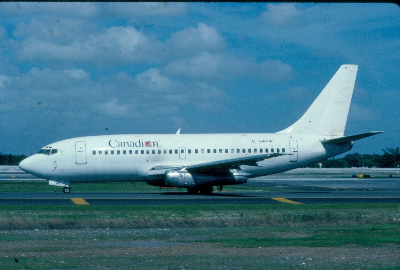 S563 C-GXPW CANADIAN B737-200 ALL WHITE ORIGINAL KODAK SLIDE S563 C-GXPW CANADIAN B737-200 ALL WHITE ORIGINAL KODAK SLIDE