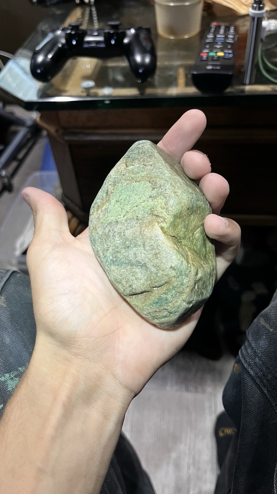 Unpolished nephrite jade