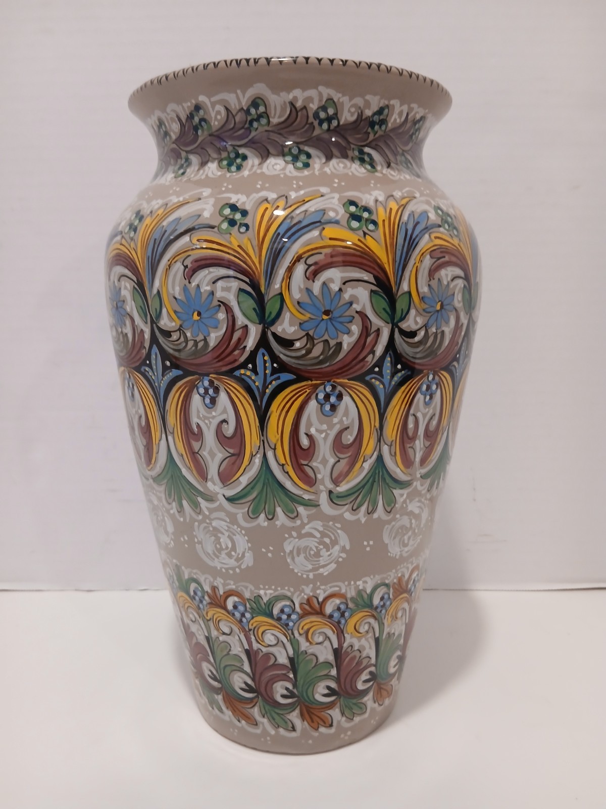 Vintage Italian Hand Painted Ceramic Vase Signed G. Molaroni Pesaro Italy 12.5\ Vintage Italian Hand Painted Ceramic Vase Signed G. Molaroni Pesaro Italy 12.5\