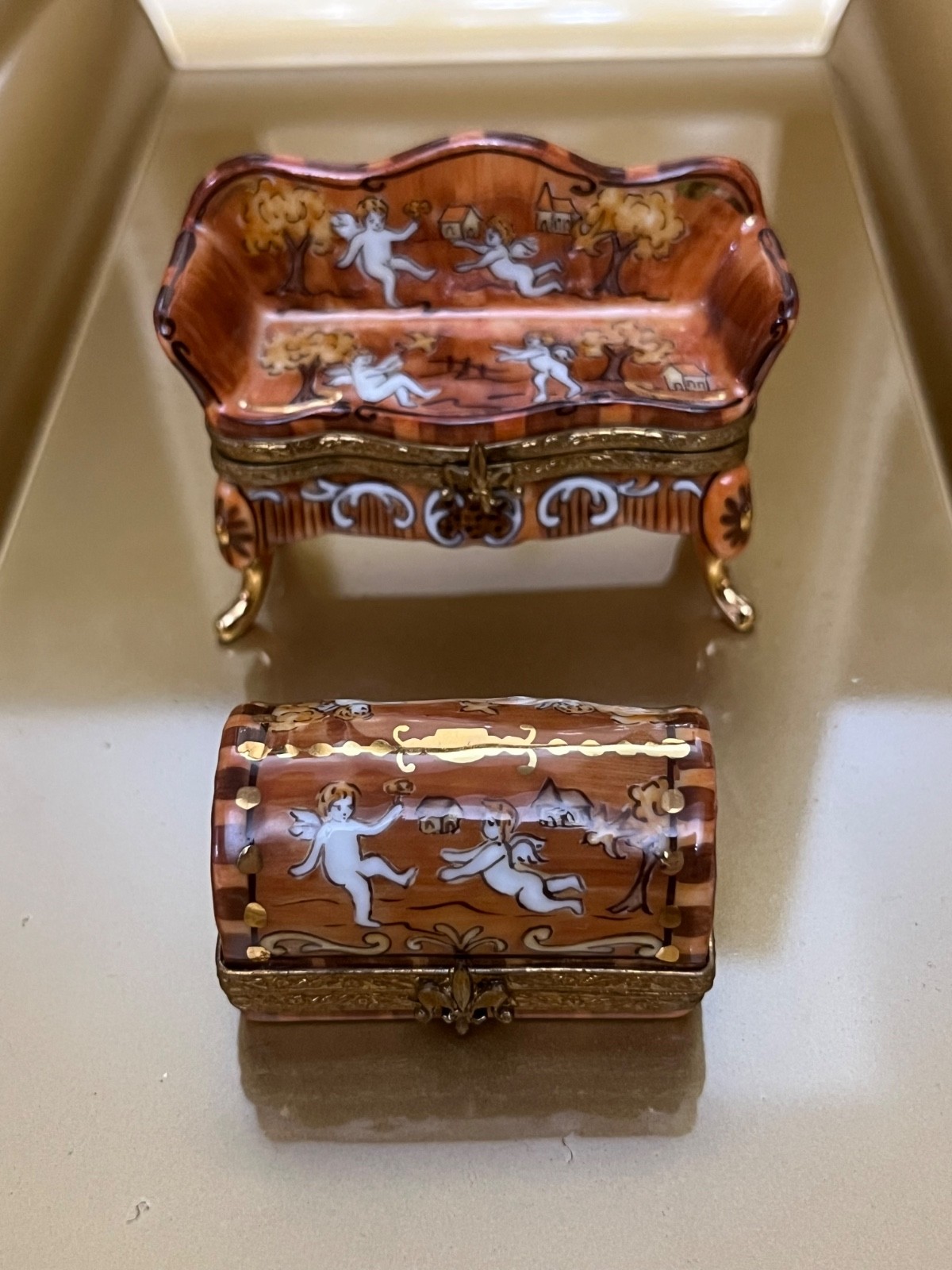 Limoges Museum Collection Elegant Chest w/ Cherubs Hand Painted Trinket Box Limoges Museum Collection Elegant Chest w/ Cherubs Hand Painted Trinket Box