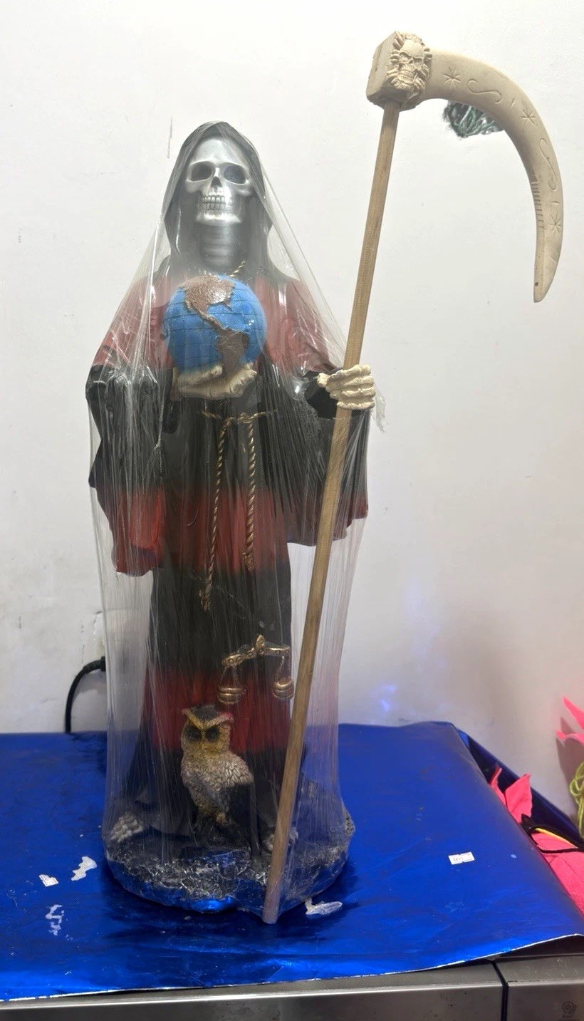 Santa Muerte/Grim Reaper Resin 28\