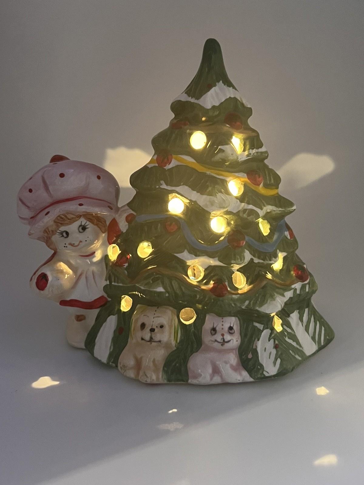 VTG 1980 American Greetings Strawberry Shortcake Ceramic Christmas Tree Lighted VTG 1980 American Greetings Strawberry Shortcake Ceramic Christmas Tree Lighted