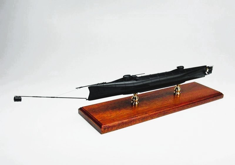 CSS H. L. Hunley Submarine Civil War Desk Top Display Ship Boat 1/24 SC Model