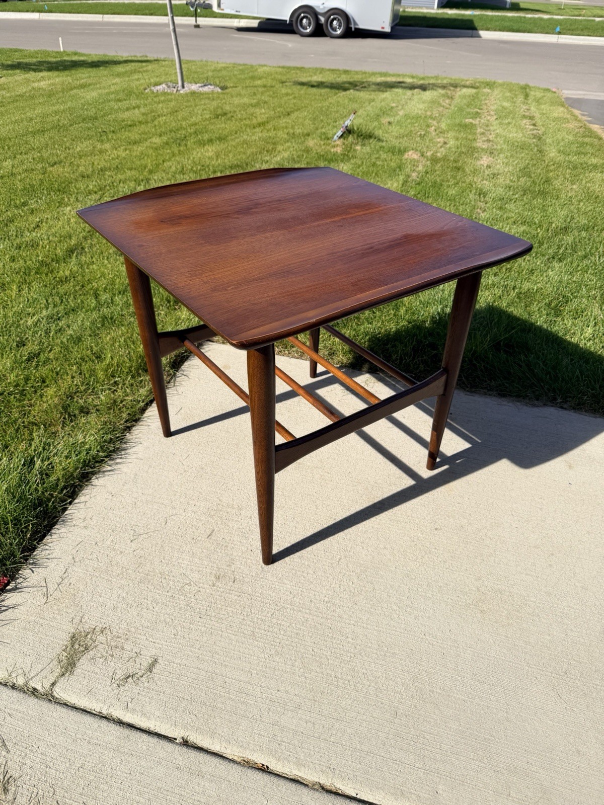 Vtg Bassett Walnut Lamp Table MCM Slatted Shelf Mid Century Modern 1960s