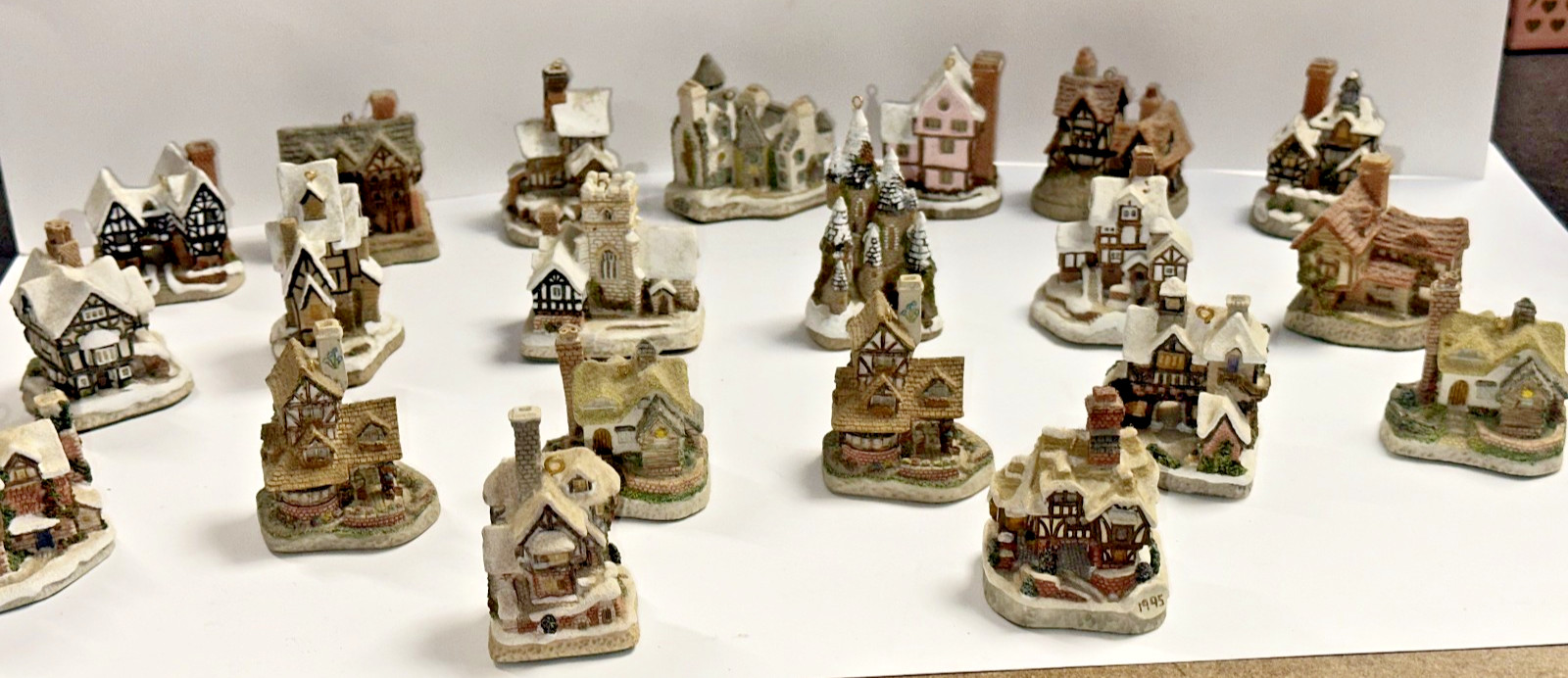 Lot of 21 David Winter Miniatures Ornaments Vintage 1986-1996 Lot of 21 David Winter Miniatures Ornaments Vintage 1986-1996