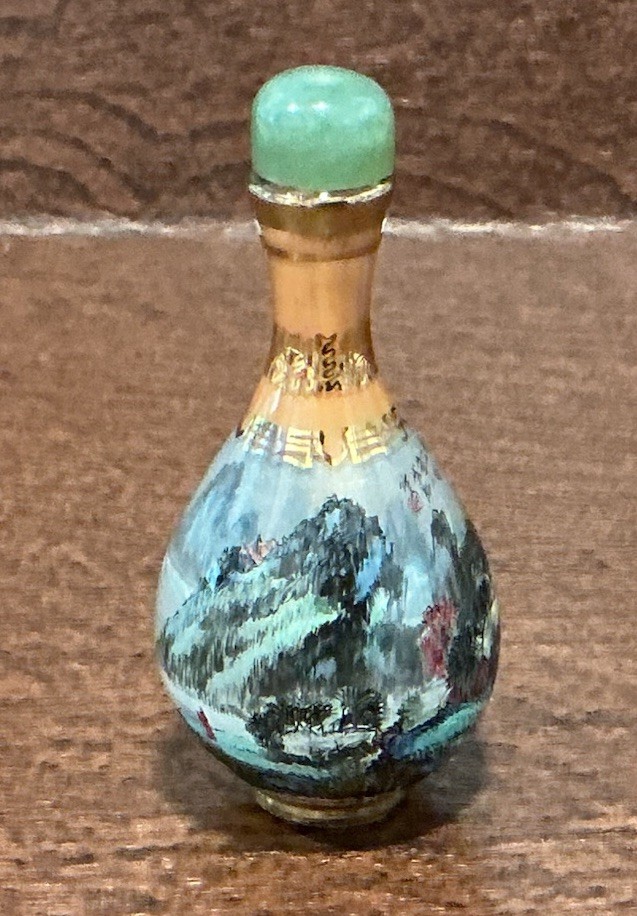 VTG. CHINESE SNUFF BOTTLE ~ REVERSE/INTERIOR PAINTED ~ 3 1/4” ~ STOPPER