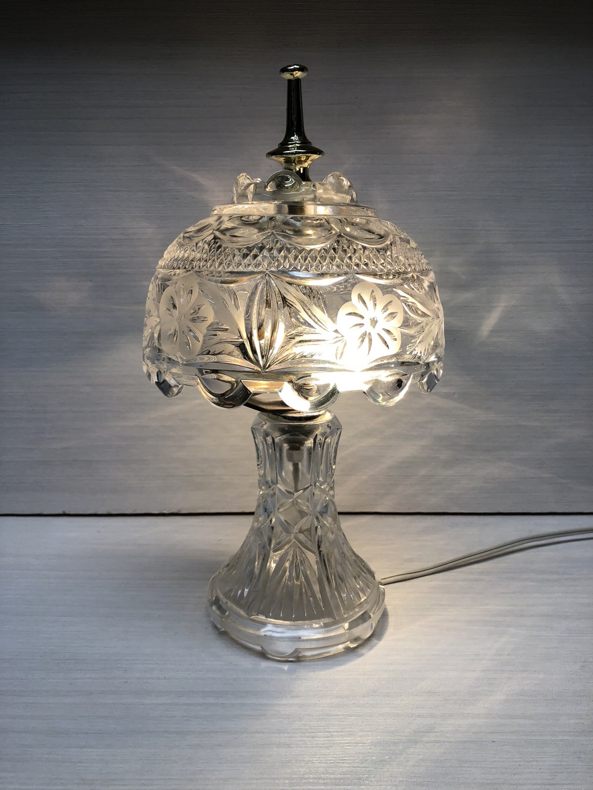 Vintage Lead Crystal Cut Glass Boudoir Accent Lamp Scalloped 11”