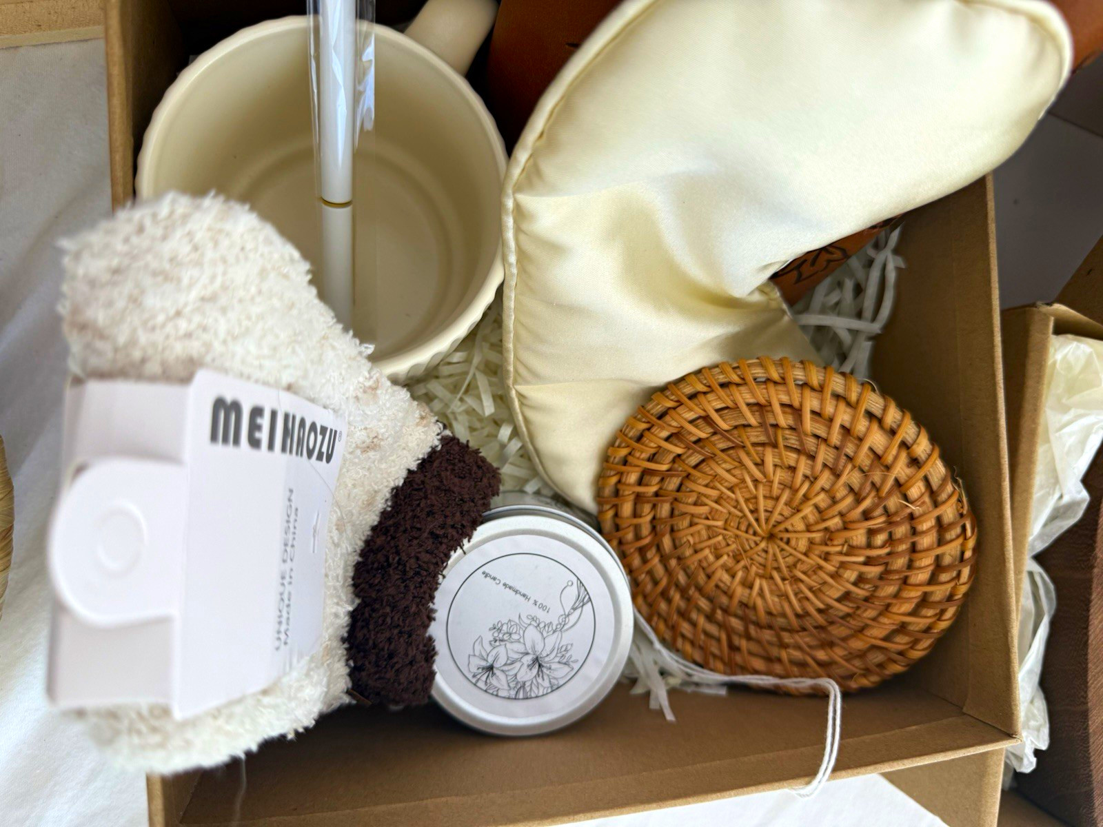 Lot of 6 Gift Box: Journal, Tin Candle, Cozy Socks, Pen, Bowl, Pillow & Coaster Lot of 6 Gift Box: Journal, Tin Candle, Cozy Socks, Pen, Bowl, Pillow & Coaster