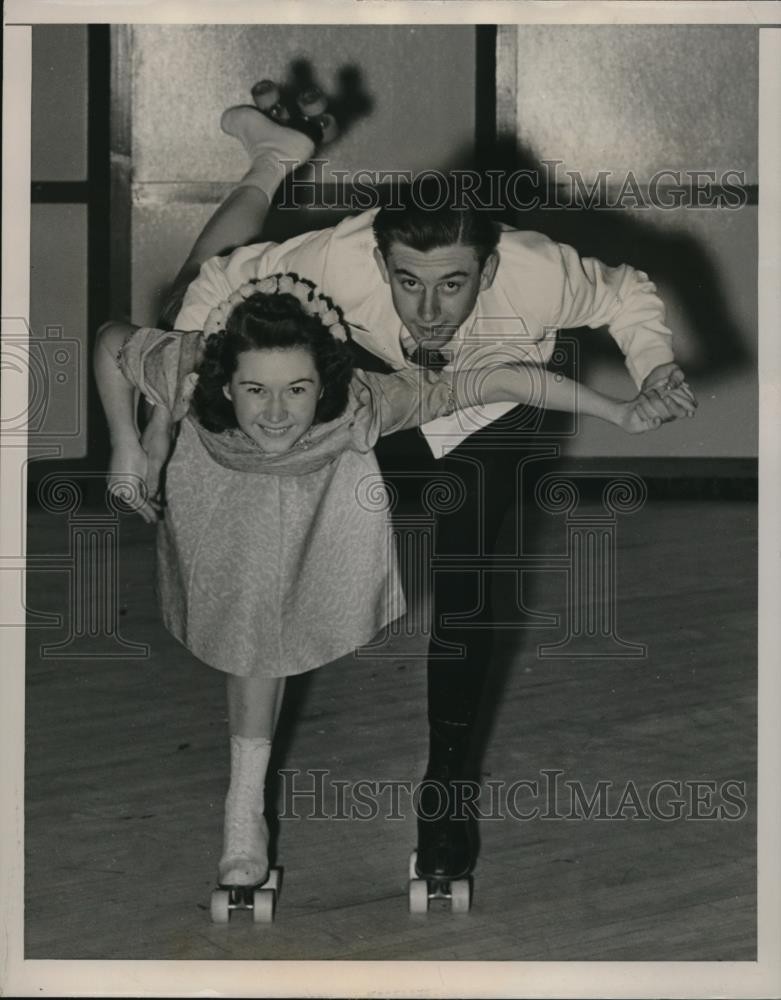 1941 Press Photo Cleveland Mary Keating & Don Homans Natl roller skate champs 1941 Press Photo Cleveland Mary Keating & Don Homans Natl roller skate champs