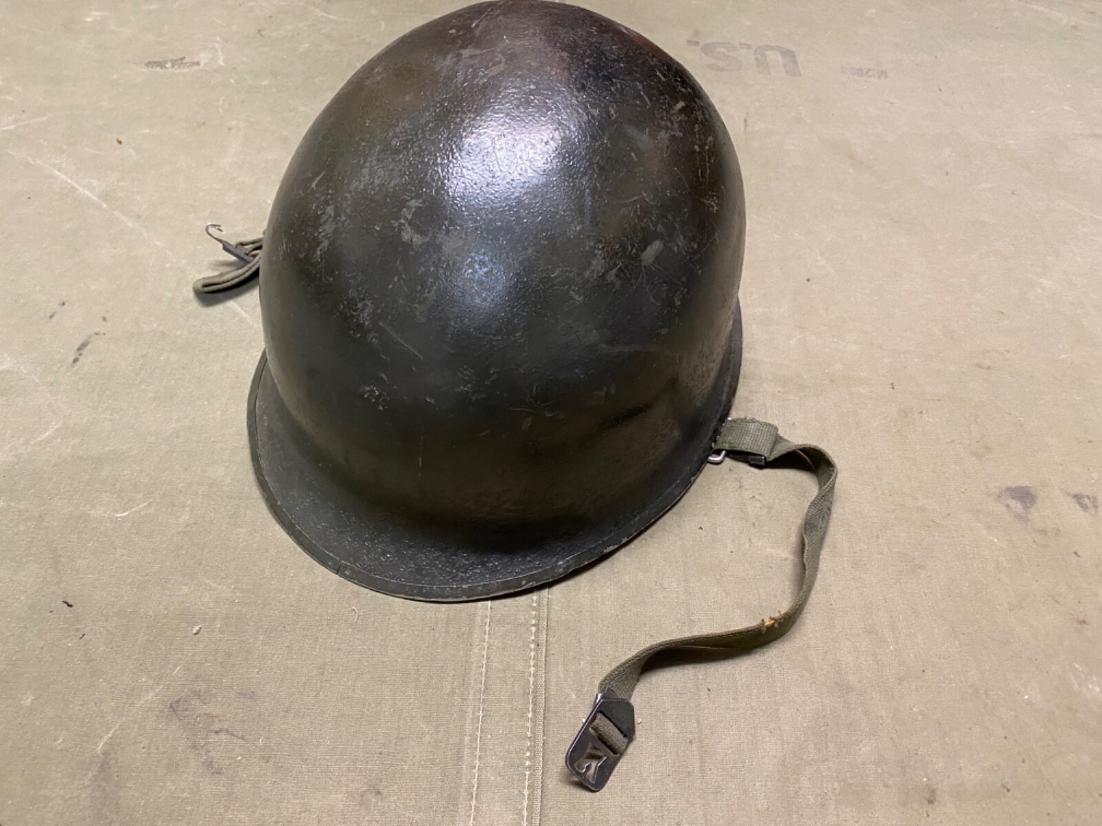 ORIGINAL WWII US ARMY AIRBORNE PARATROOPER M1C HELMET SHELL, FRONT SEAM