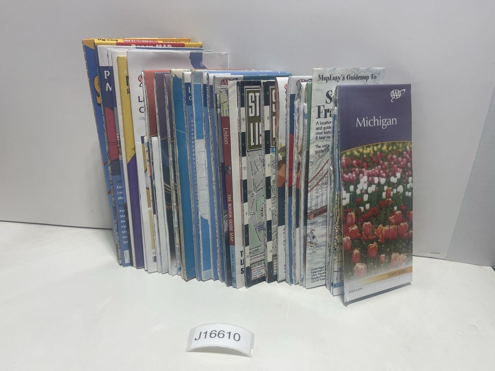 Lot of 29 United States City/State Road Maps AAA Travel Maps Mixed