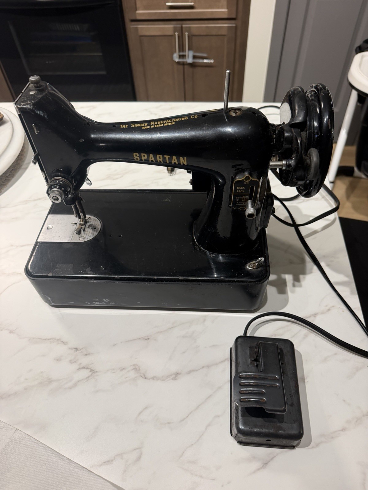 1959-1961 Singer Spartan 192K Sewing Machine Great Britain Tested Working