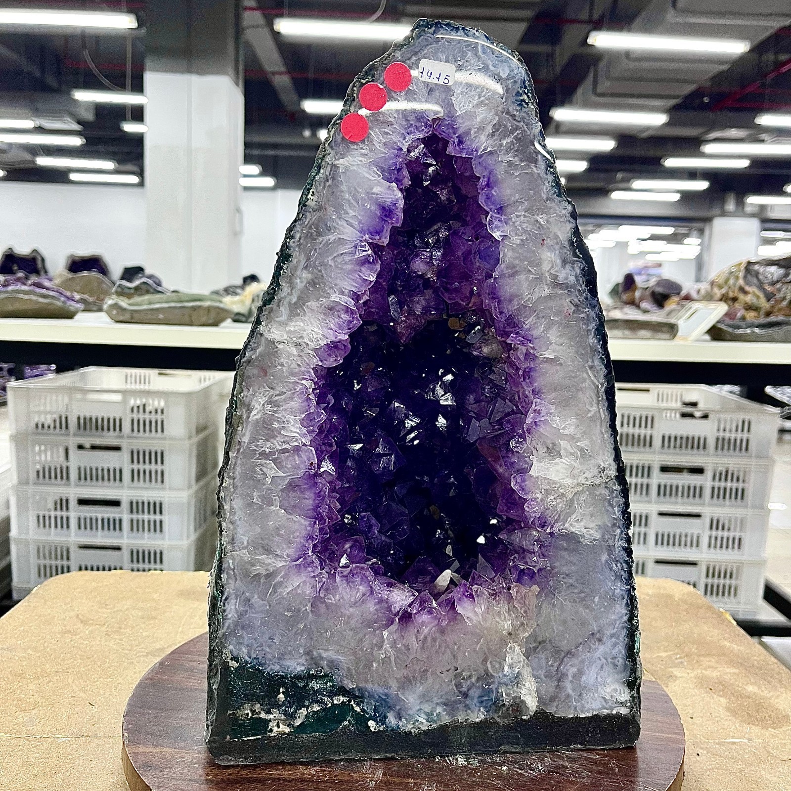 31.19B Natural high-quality amethyst cave quartz cluster crystal sample 31.19B Natural high-quality amethyst cave quartz cluster crystal sample