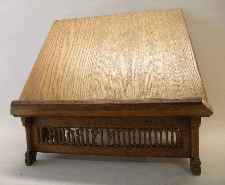 Gothic Revival Church Lectern – c. 1880–1920 for Missale Romanum or Bible