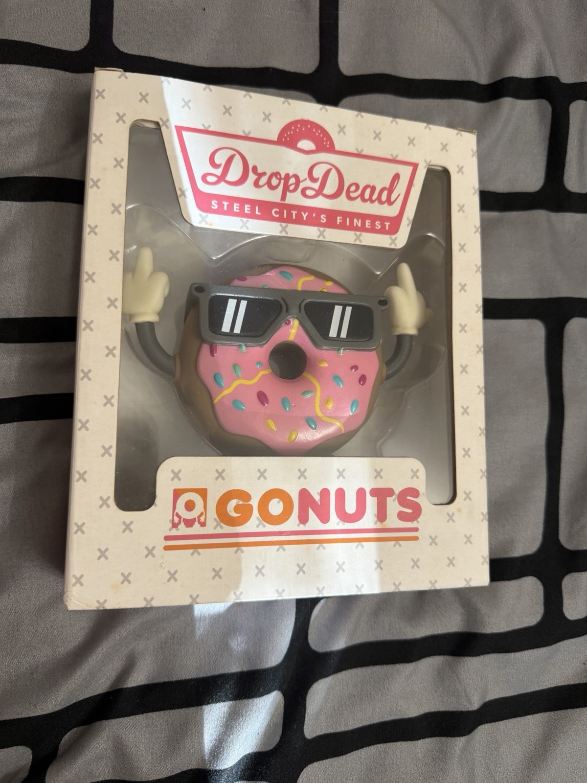 Drop Dead Clothing Gonuts Vinyl Toy 2012 Oliver Sykes BMTH Boxed Rare Drop Dead Clothing Gonuts Vinyl Toy 2012 Oliver Sykes BMTH Boxed Rare