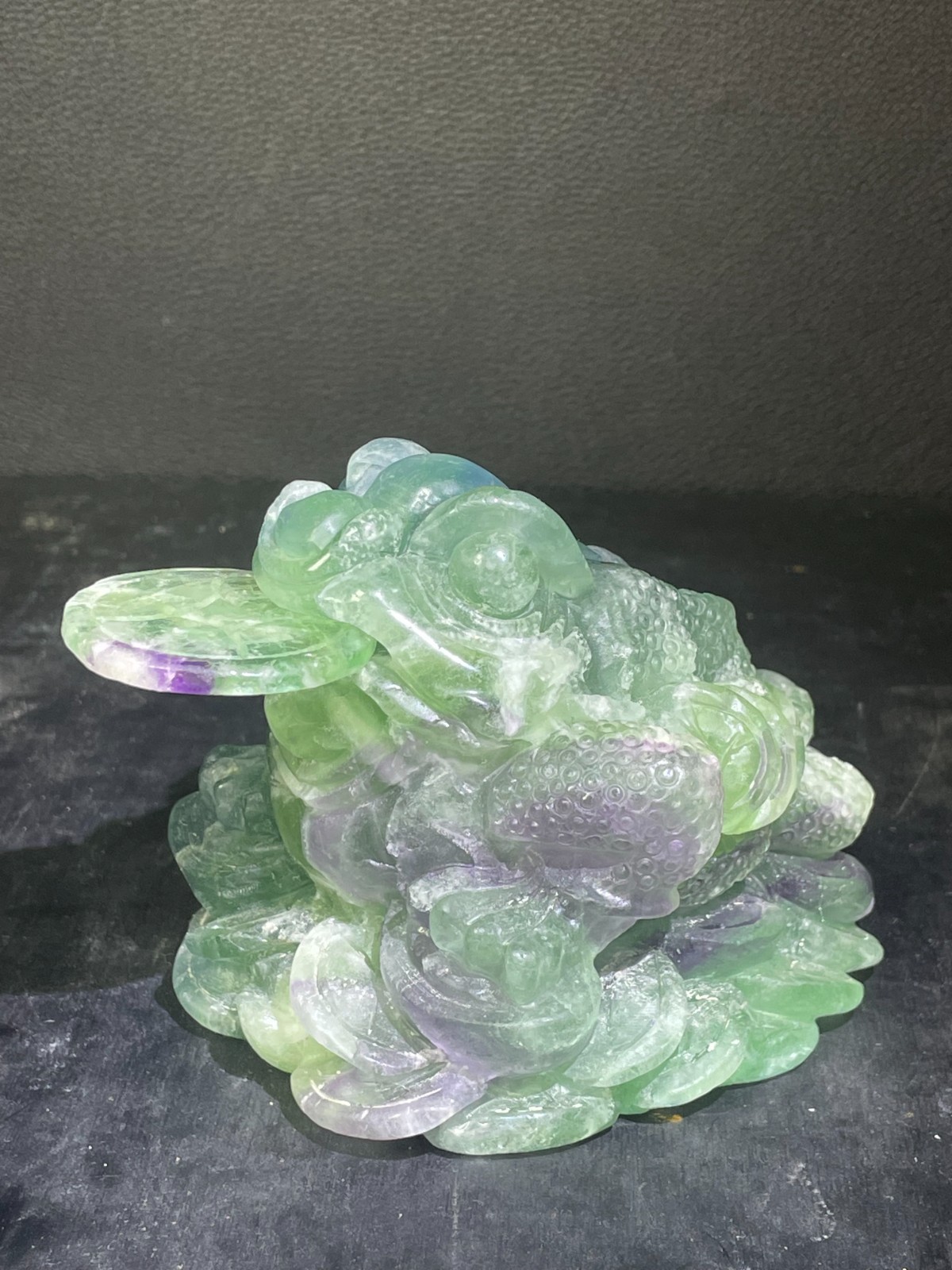 2.02LB 95mm Natural Fluorite Money Toad Carving Crystal Ornament Quartz Gift