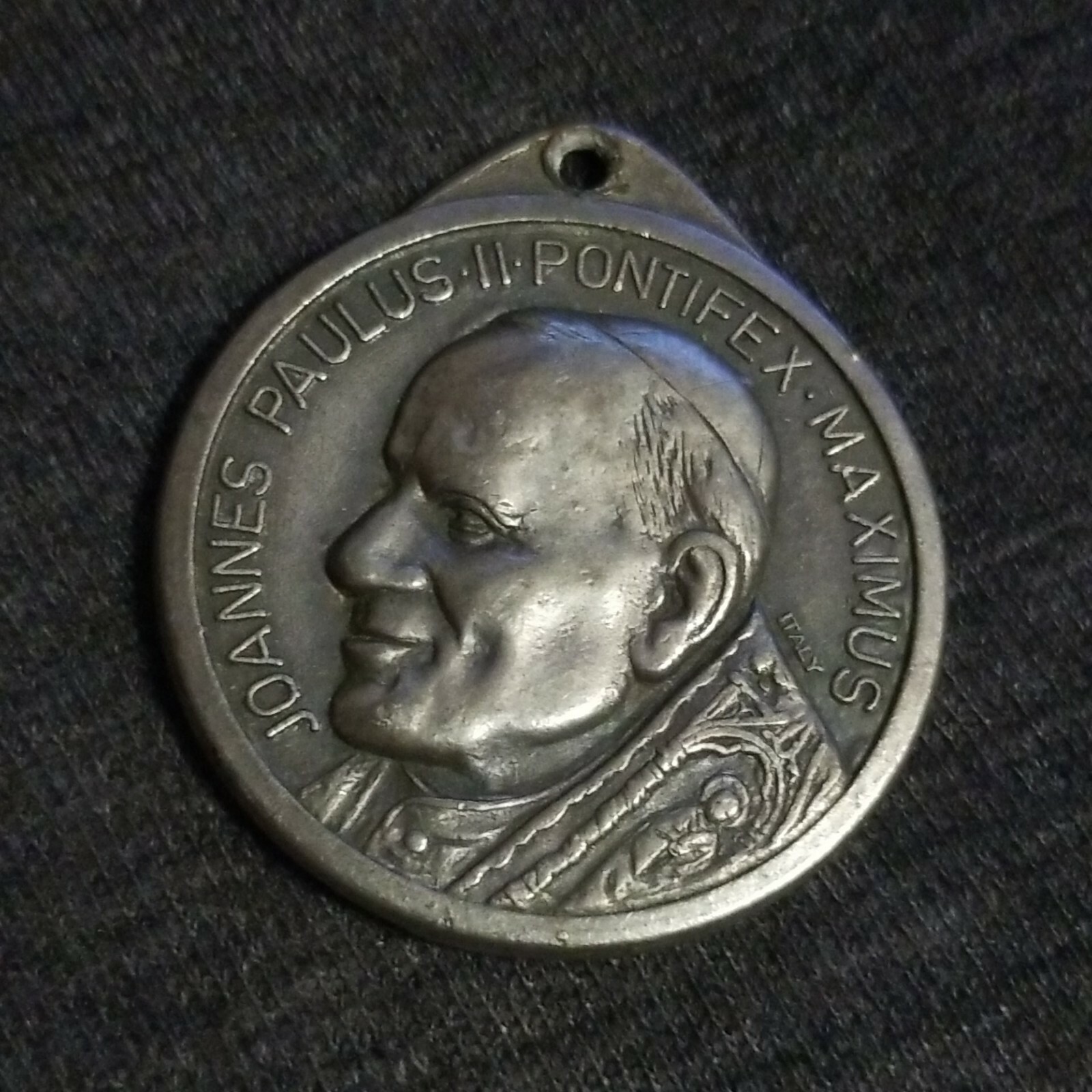 Vtg Pope John Paul II St. Peters Basilica 33mm 2\ Vtg Pope John Paul II St. Peters Basilica 33mm 2\
