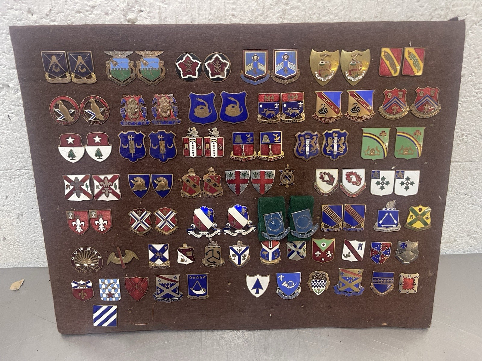 Lot of 85 VINTAGE US MILITARY PINS Enameled believed to be from WW II Lot of 85 VINTAGE US MILITARY PINS Enameled believed to be from WW II