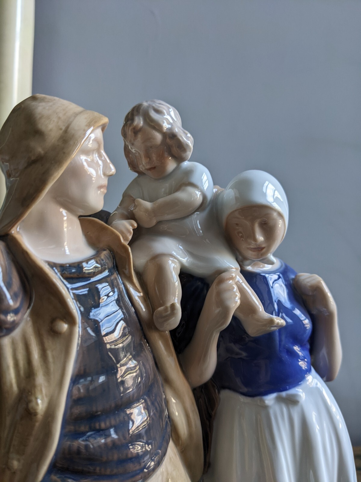 Large Vintage Denmark Bing & Grondahl Porcelain Figurine Fisherman & Family 13