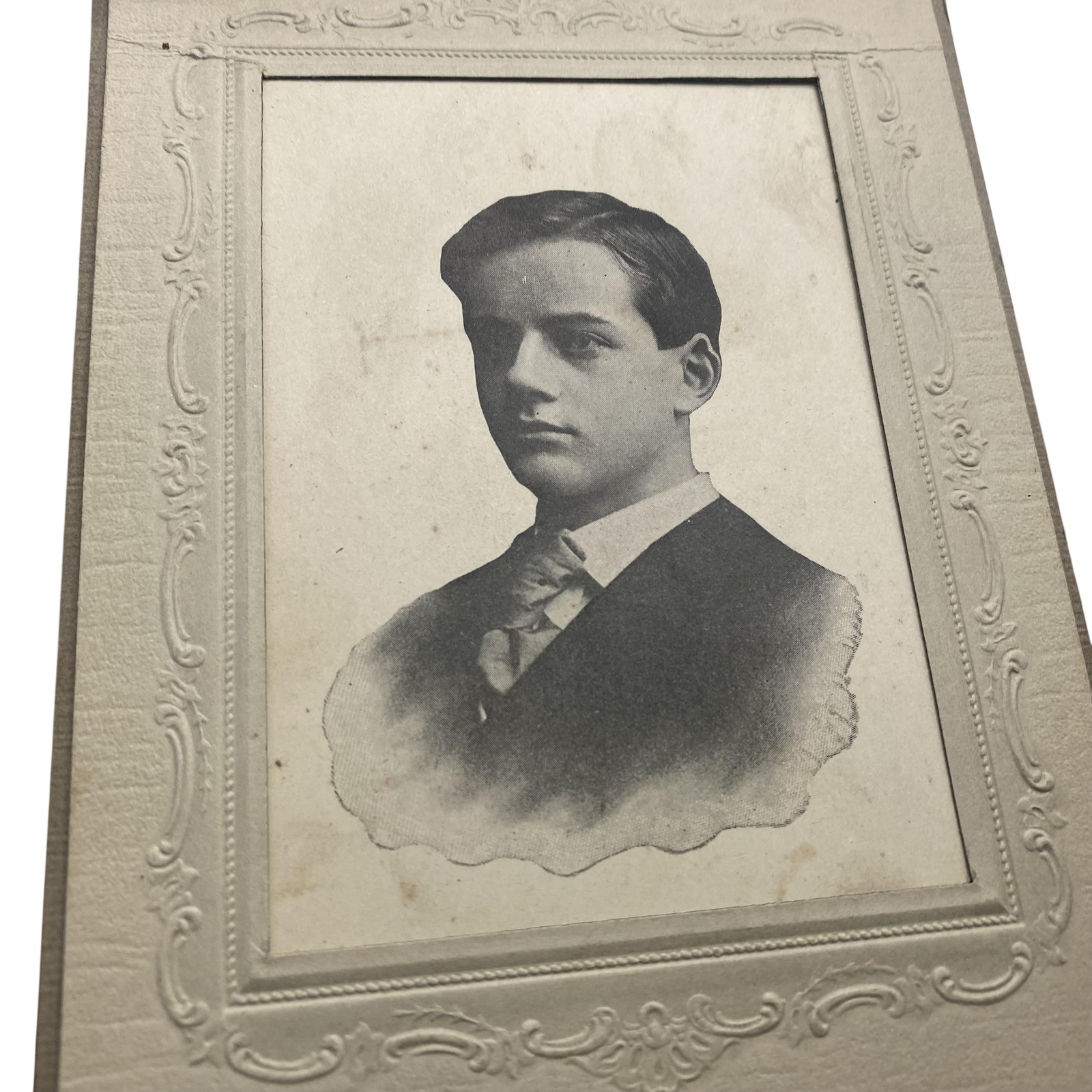 Vintage Strunk Reading PA Man Portrait Cabinet Card Photo B&W Embossed Orig
