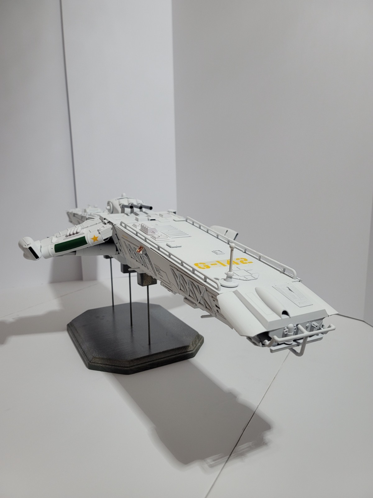Kitbashing Space Marine Starship Model G-142 Size 32\'\'Length 16\ Kitbashing Space Marine Starship Model G-142 Size 32\'\'Length 16\